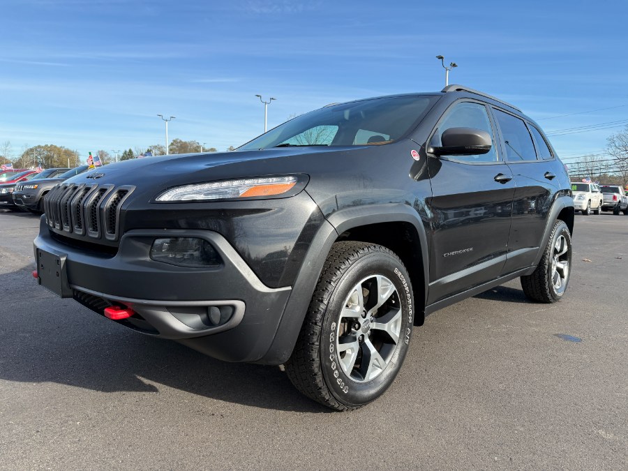 Used 2015 Jeep Cherokee in Ortonville, Michigan | Marsh Auto Sales LLC. Ortonville, Michigan