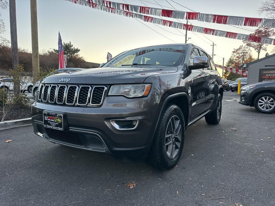 Used 2018 Jeep Grand Cherokee in Islip, New York | L.I. Auto Gallery. Islip, New York