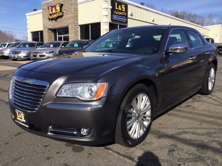 Used 2013 Chrysler 300 in Plantsville, Connecticut | L&S Automotive LLC. Plantsville, Connecticut