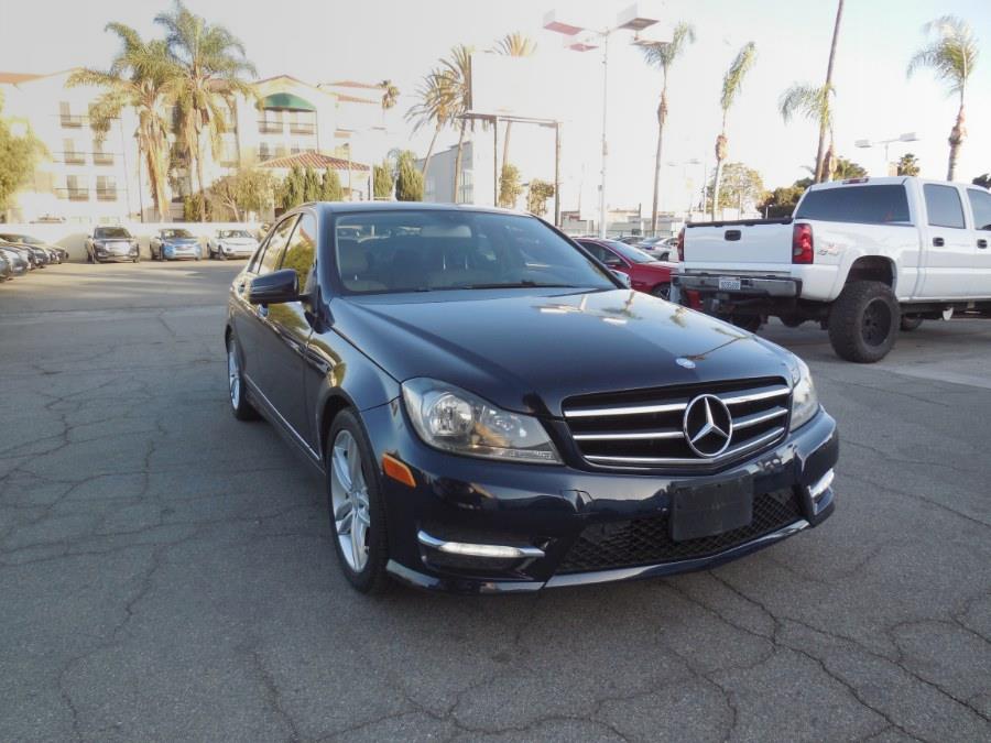 Used 2014 Mercedes-Benz C-250 in Hawaiian Gardens, California | Luxe Motors. Hawaiian Gardens, California