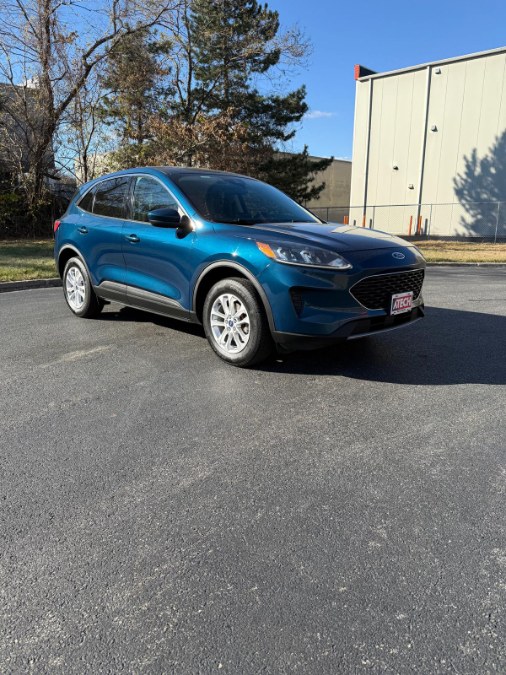 2020 Ford Escape SE photo 2