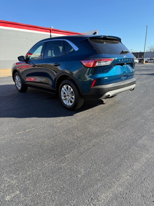 2020 Ford Escape SE photo 3