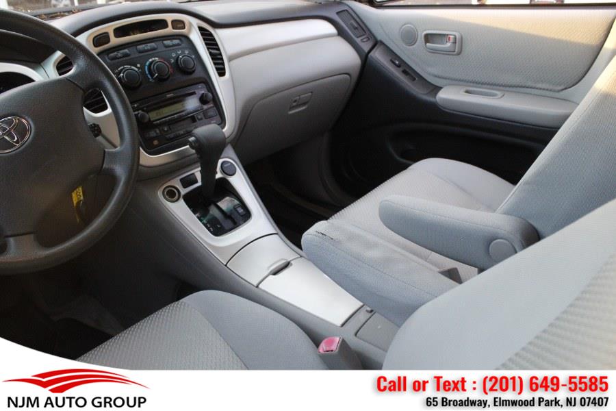 2006 Toyota Highlander 4dr V6 4WD w/3rd Row, available for sale in Elmwood Park, New Jersey | NJM Auto Group. Elmwood Park, New Jersey 2006 Toyota Highlander 4dr V6 4WD w/3rd Row, available for sale in Elmwood Park, New Jersey | NJM Auto Group. Elmwood Park, New Jersey