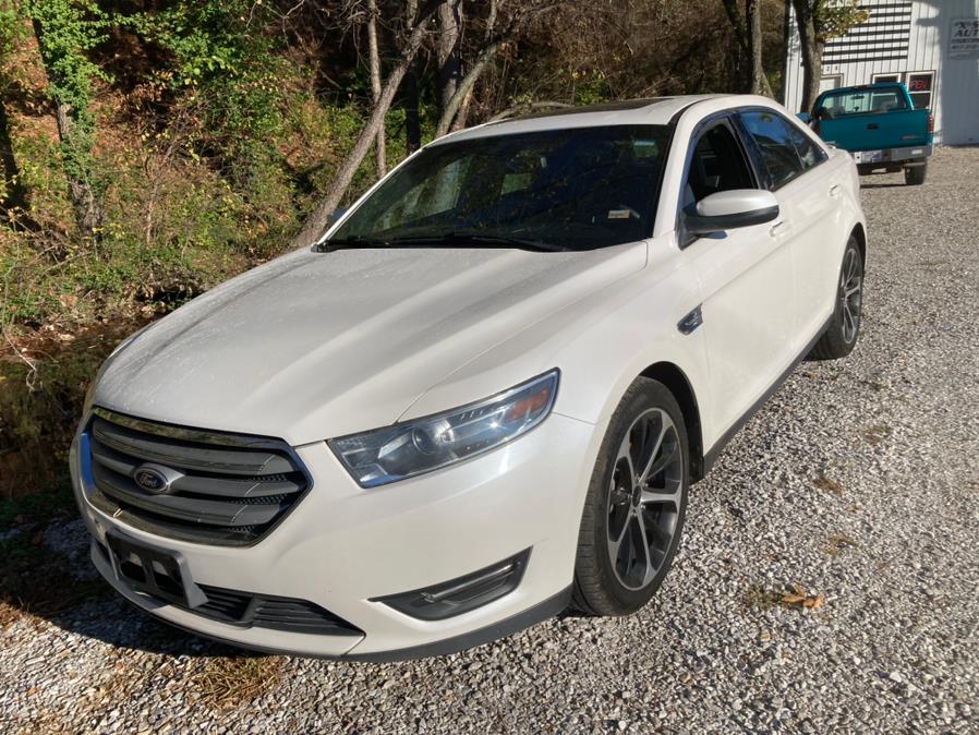 Used 2015 Ford Taurus in Neosho, Missouri | Xsell Auto LLC. Neosho, Missouri