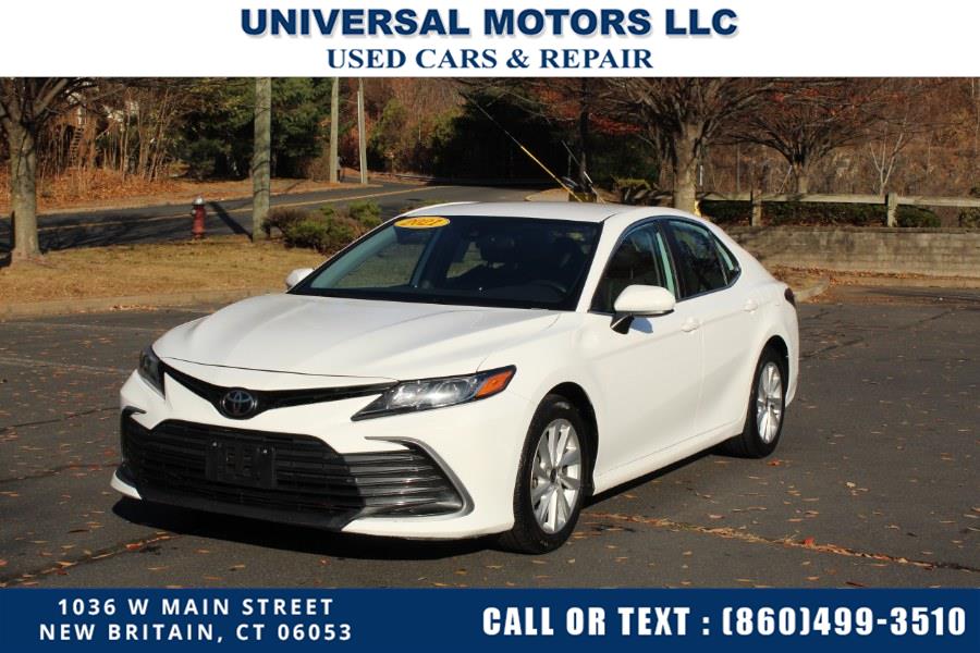 Used 2021 Toyota Camry in New Britain, Connecticut | Universal Motors LLC. New Britain, Connecticut