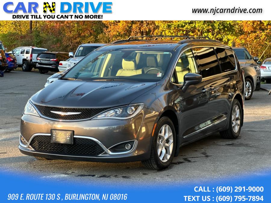 Used 2017 Chrysler Pacifica in Burlington, New Jersey | Car N Drive. Burlington, New Jersey