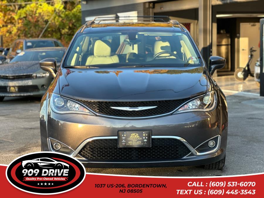 Used 2017 Chrysler Pacifica in BORDENTOWN, New Jersey | 909 Drive. BORDENTOWN, New Jersey