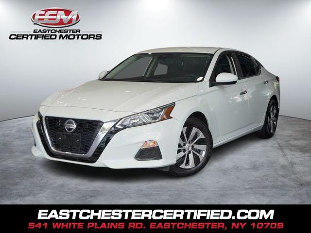 Used 2021 Nissan Altima in Eastchester, New York | Eastchester Certified Motors. Eastchester, New York