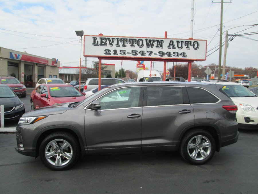 Used 2017 Toyota Highlander in Levittown, Pennsylvania | Levittown Auto. Levittown, Pennsylvania