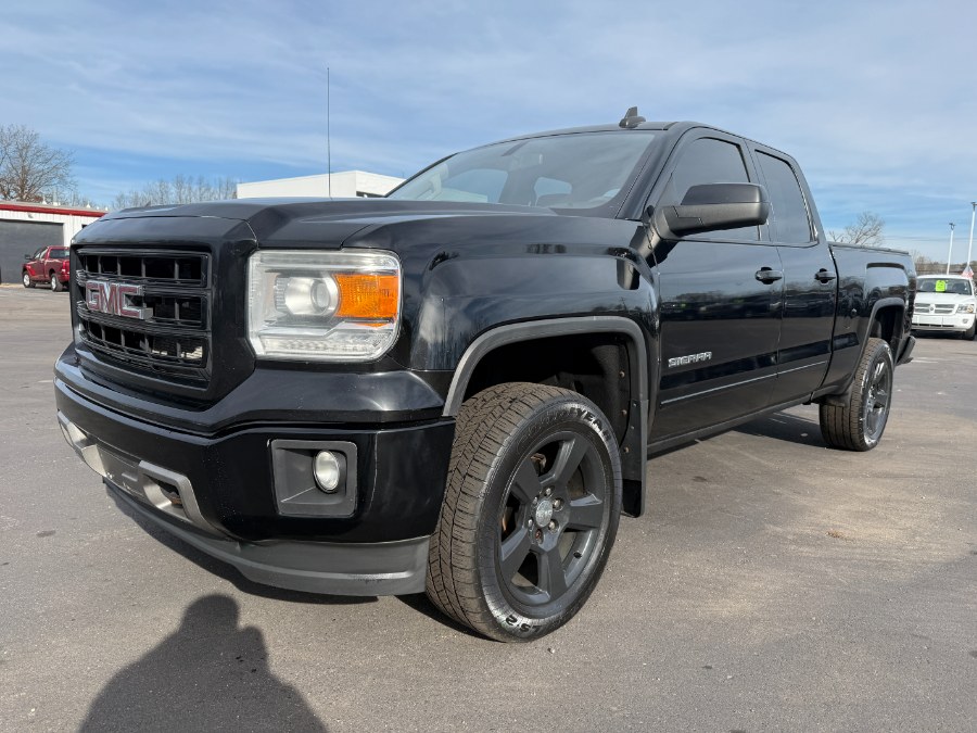 Used 2015 GMC Sierra 1500 in Ortonville, Michigan | Marsh Auto Sales LLC. Ortonville, Michigan