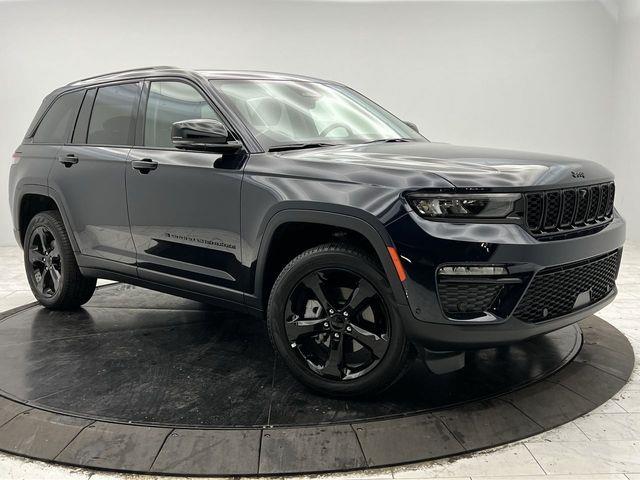 New 2024 Jeep Grand Cherokee in Bronx, New York | Eastchester Motor Cars. Bronx, New York