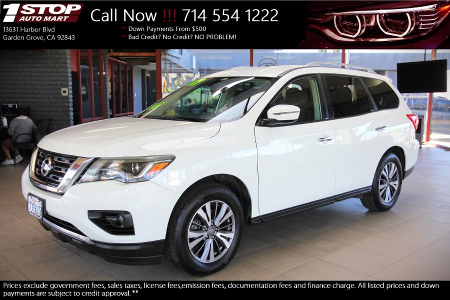 Used 2017 Nissan Pathfinder in Garden Grove, California | 1 Stop Auto Mart Inc.. Garden Grove, California