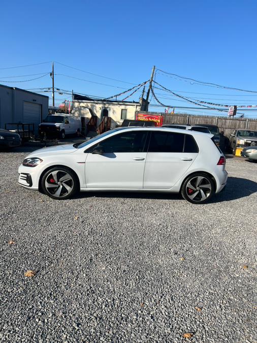 2018 Volkswagen Golf GTI SE photo 1