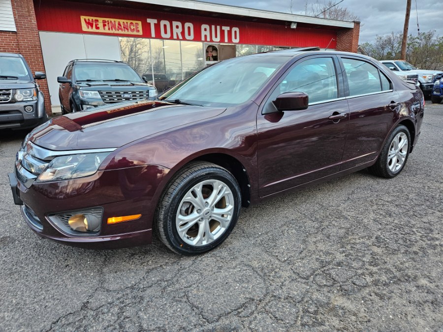 Used Ford Fusion 4dr Sdn SE FWD W/Sunroof 2012 | Toro Auto. East Windsor, Connecticut