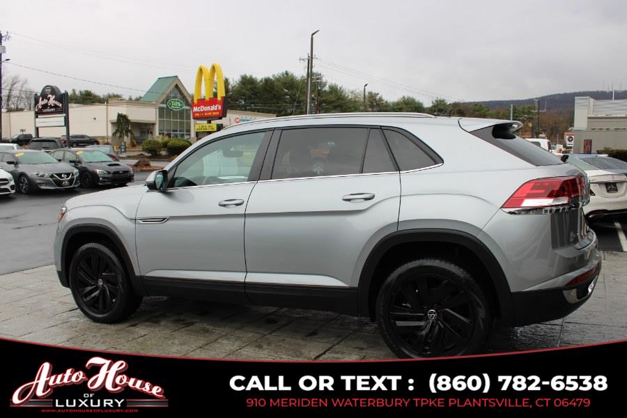 2021 Volkswagen Atlas Cross Sport SE w/Tech photo 2