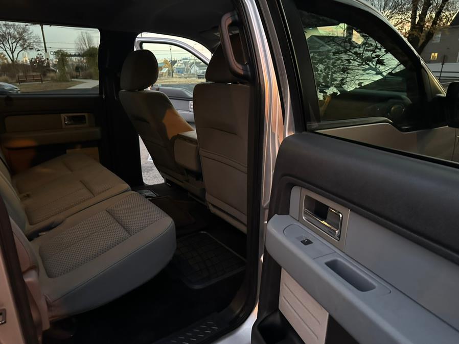 2011 Ford F-150 XLT photo 24