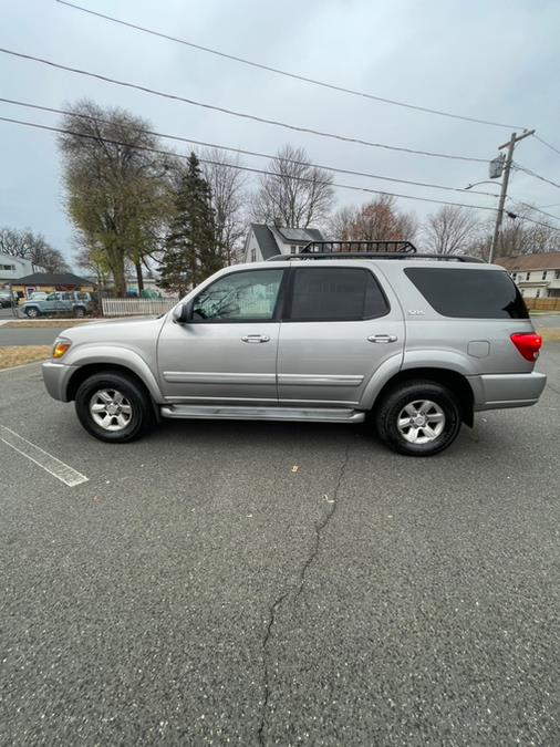 2005 Toyota Sequoia SR5 photo 7