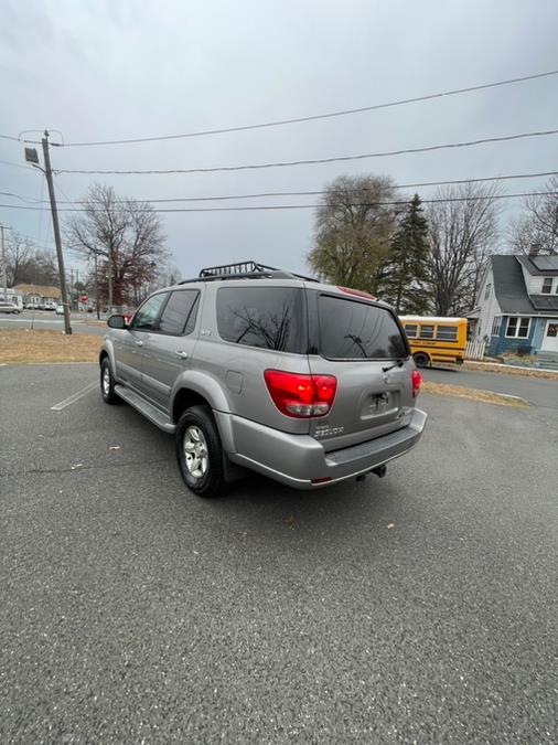 2005 Toyota Sequoia SR5 photo 5