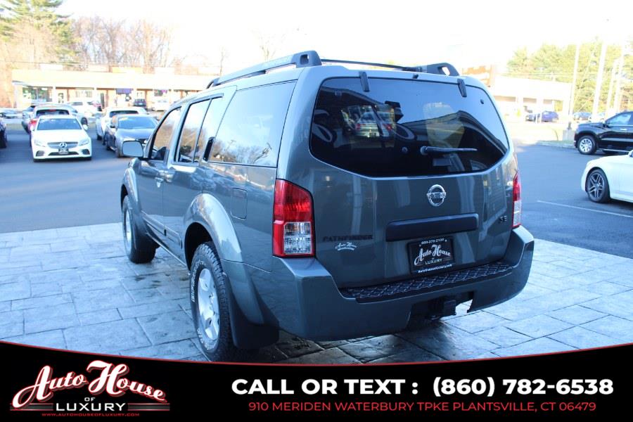 2006 Nissan Pathfinder LE photo 4