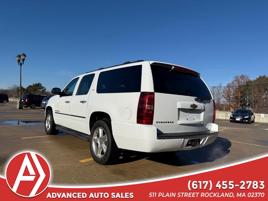 2013 Chevrolet Suburban LTZ photo 2