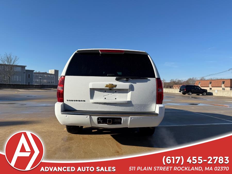 2013 Chevrolet Suburban LTZ photo 3