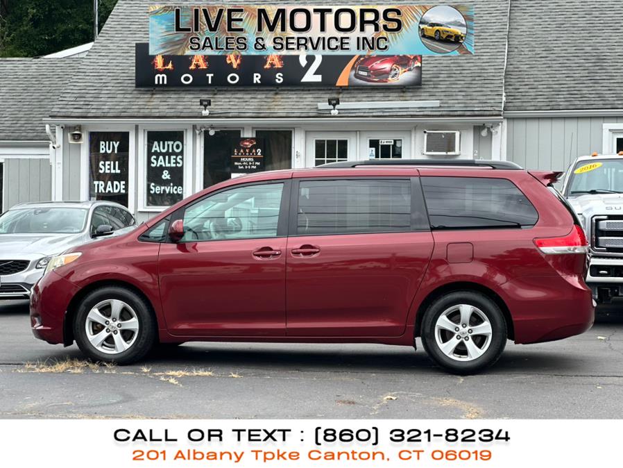 2013 Toyota Sienna LE photo 8