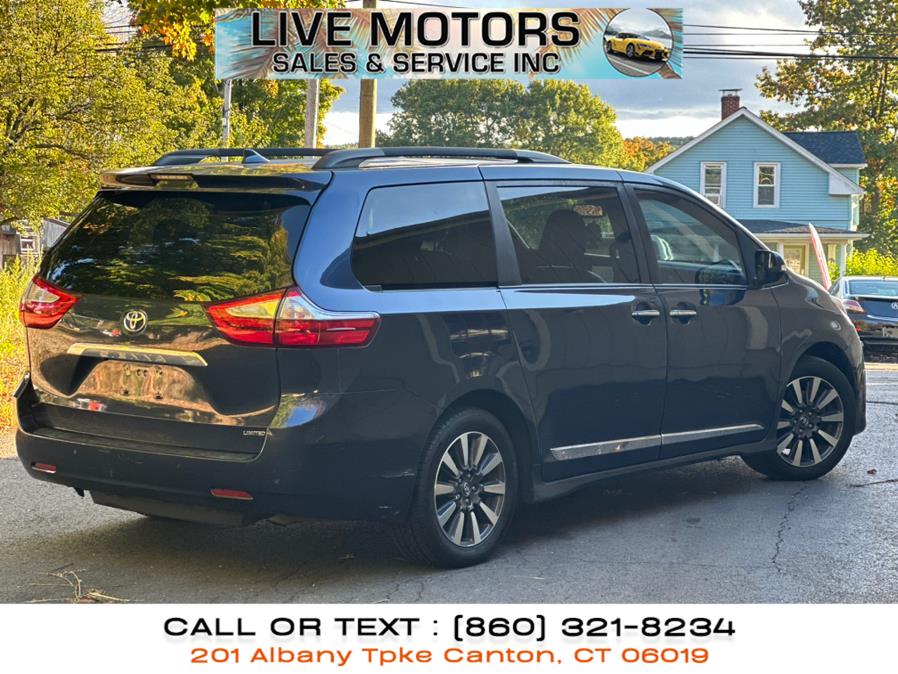 2019 Toyota Sienna Limited photo 6