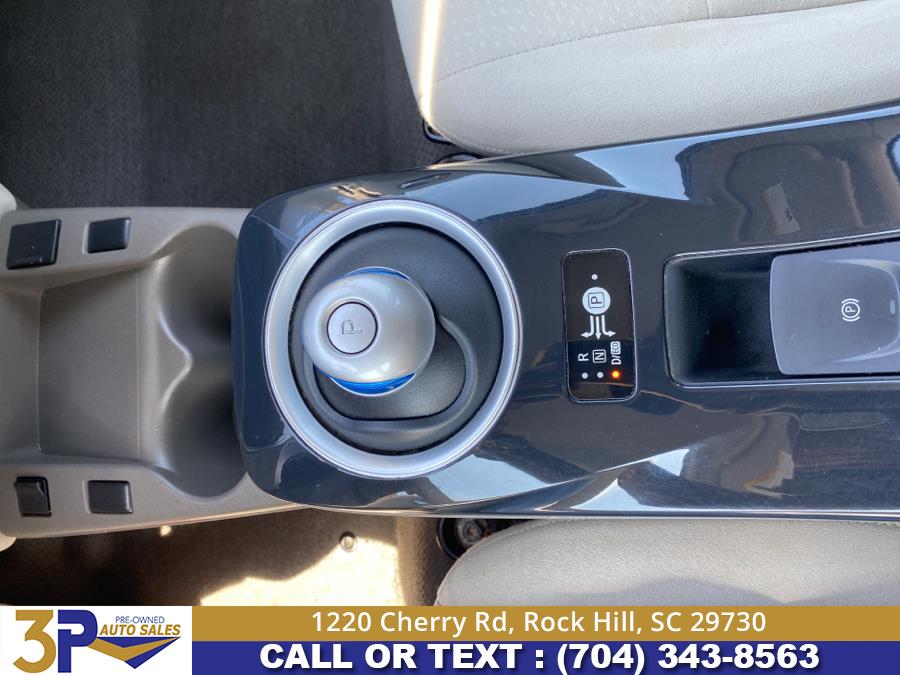 2011 Nissan LEAF SL photo 19