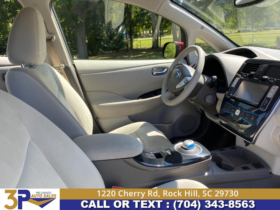 2011 Nissan LEAF SL photo 15