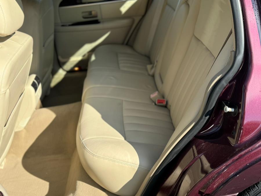 2007 Lincoln Town Car 4dr Sdn Signature, available for sale in BURLINGTON, New Jersey | Tri States Auto Group. BURLINGTON, New Jersey 2007 Lincoln Town Car 4dr Sdn Signature, available for sale in BURLINGTON, New Jersey | Tri States Auto Group. BURLINGTON, New Jersey