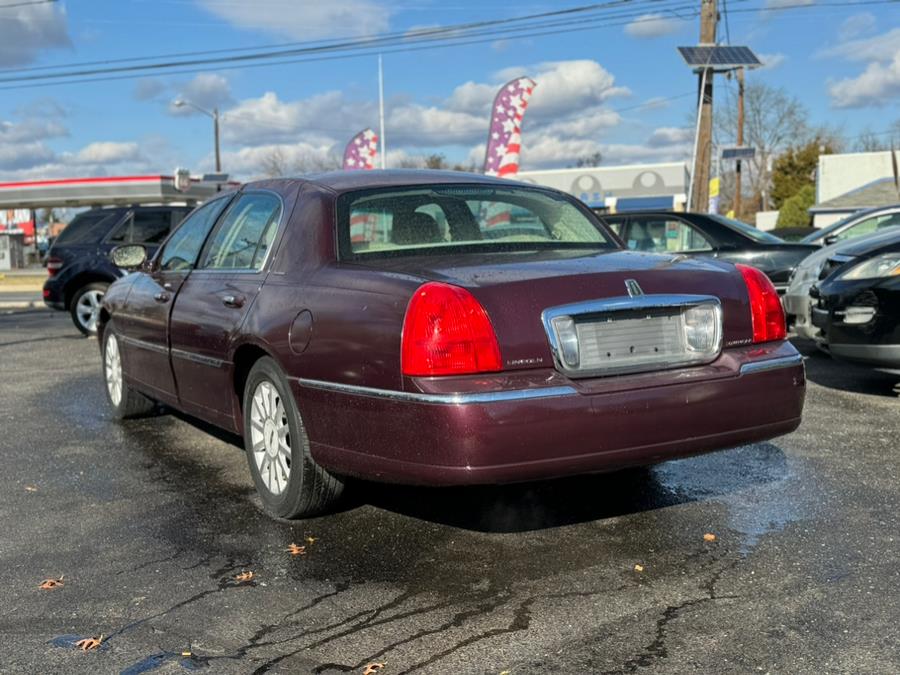 2007 Lincoln Town Car 4dr Sdn Signature, available for sale in BURLINGTON, New Jersey | Tri States Auto Group. BURLINGTON, New Jersey 2007 Lincoln Town Car 4dr Sdn Signature, available for sale in BURLINGTON, New Jersey | Tri States Auto Group. BURLINGTON, New Jersey