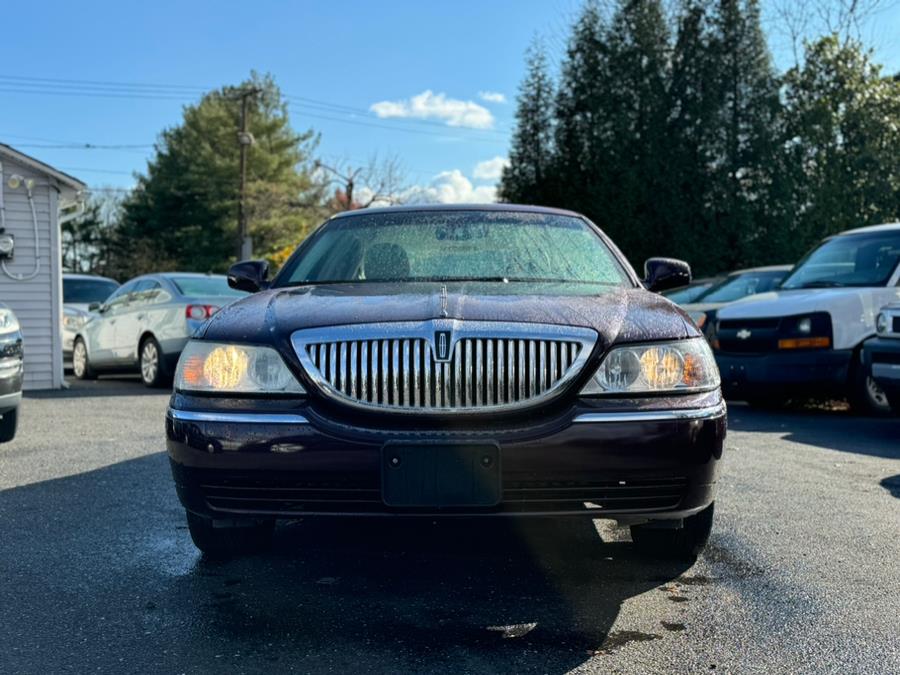2007 Lincoln Town Car 4dr Sdn Signature, available for sale in BURLINGTON, New Jersey | Tri States Auto Group. BURLINGTON, New Jersey 2007 Lincoln Town Car 4dr Sdn Signature, available for sale in BURLINGTON, New Jersey | Tri States Auto Group. BURLINGTON, New Jersey
