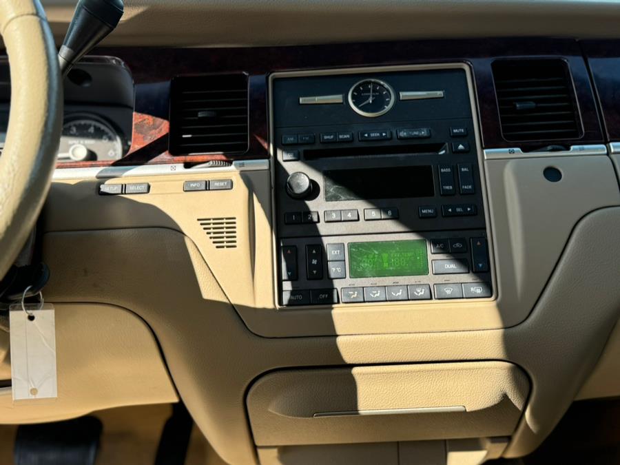 2007 Lincoln Town Car 4dr Sdn Signature, available for sale in BURLINGTON, New Jersey | Tri States Auto Group. BURLINGTON, New Jersey 2007 Lincoln Town Car 4dr Sdn Signature, available for sale in BURLINGTON, New Jersey | Tri States Auto Group. BURLINGTON, New Jersey