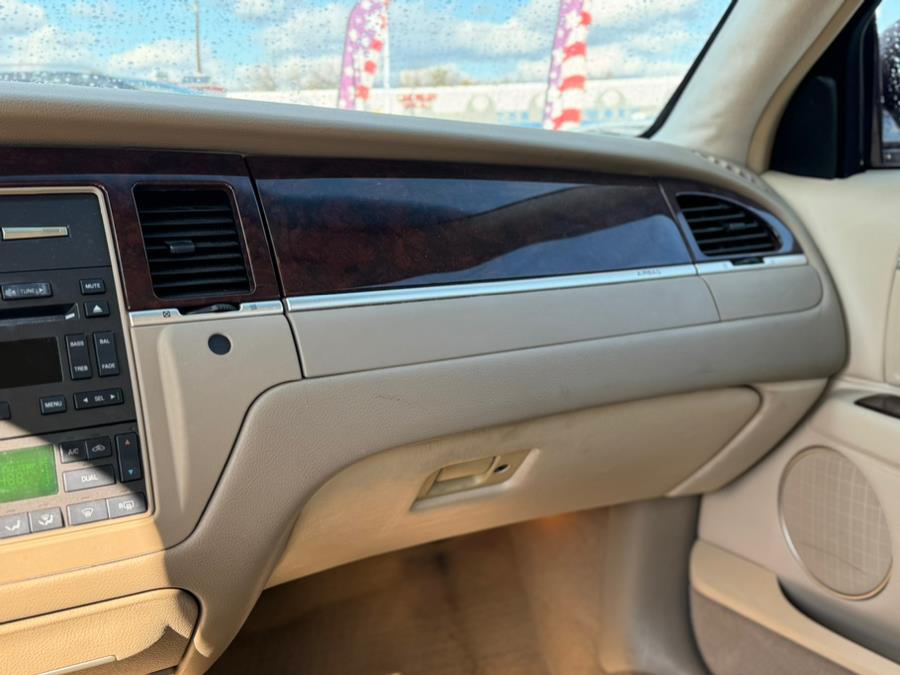 2007 Lincoln Town Car 4dr Sdn Signature, available for sale in BURLINGTON, New Jersey | Tri States Auto Group. BURLINGTON, New Jersey 2007 Lincoln Town Car 4dr Sdn Signature, available for sale in BURLINGTON, New Jersey | Tri States Auto Group. BURLINGTON, New Jersey
