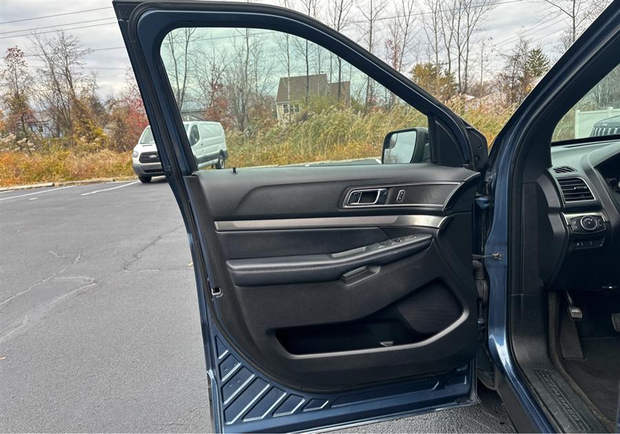 2018 Ford Explorer XLT 4WD, available for sale in Hempstead, New York | VIP Auto Credit Express. Hempstead, New York 2018 Ford Explorer XLT 4WD, available for sale in Hempstead, New York | VIP Auto Credit Express. Hempstead, New York