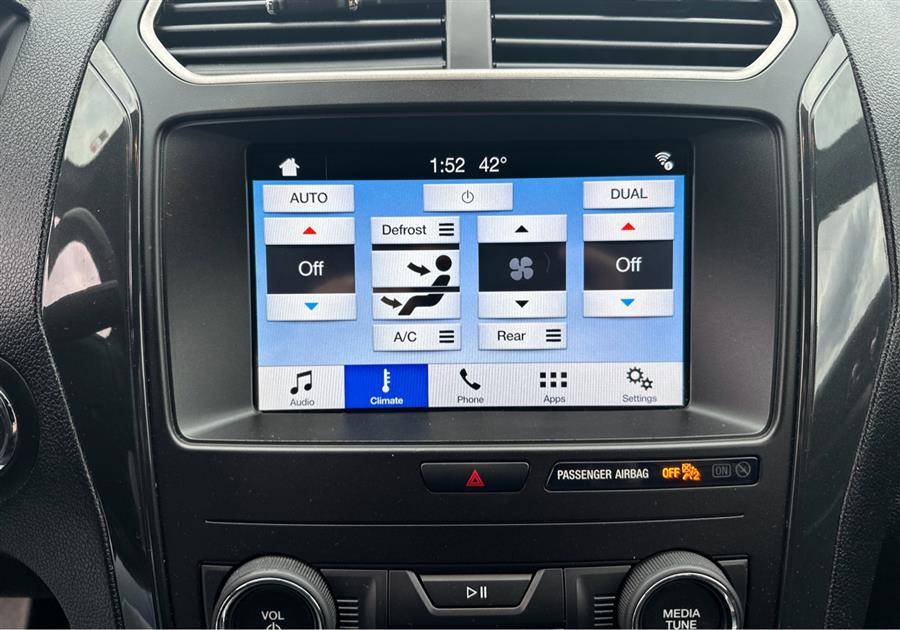 2018 Ford Explorer XLT 4WD, available for sale in Hempstead, New York | VIP Auto Credit Express. Hempstead, New York 2018 Ford Explorer XLT 4WD, available for sale in Hempstead, New York | VIP Auto Credit Express. Hempstead, New York