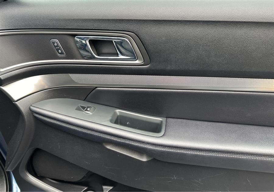 2018 Ford Explorer XLT 4WD, available for sale in Hempstead, New York | VIP Auto Credit Express. Hempstead, New York 2018 Ford Explorer XLT 4WD, available for sale in Hempstead, New York | VIP Auto Credit Express. Hempstead, New York