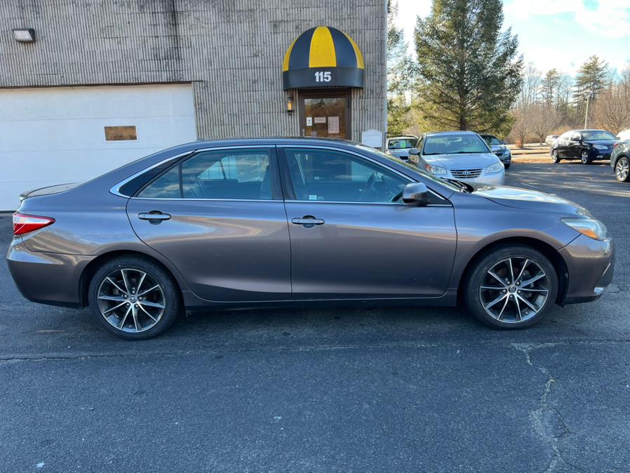 2015 Toyota Camry XSE photo 3