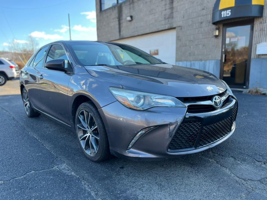 2015 Toyota Camry XSE photo 2