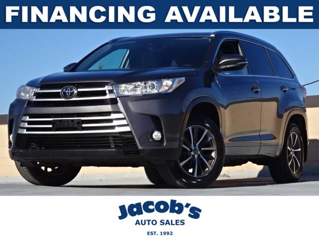 Used 2018 Toyota Highlander in Newton, Massachusetts | Jacob Auto Sales. Newton, Massachusetts