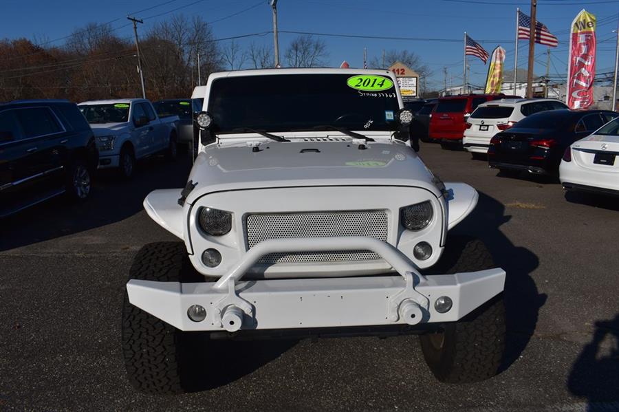 2014 Jeep Wrangler Unlimited Sahara photo 1