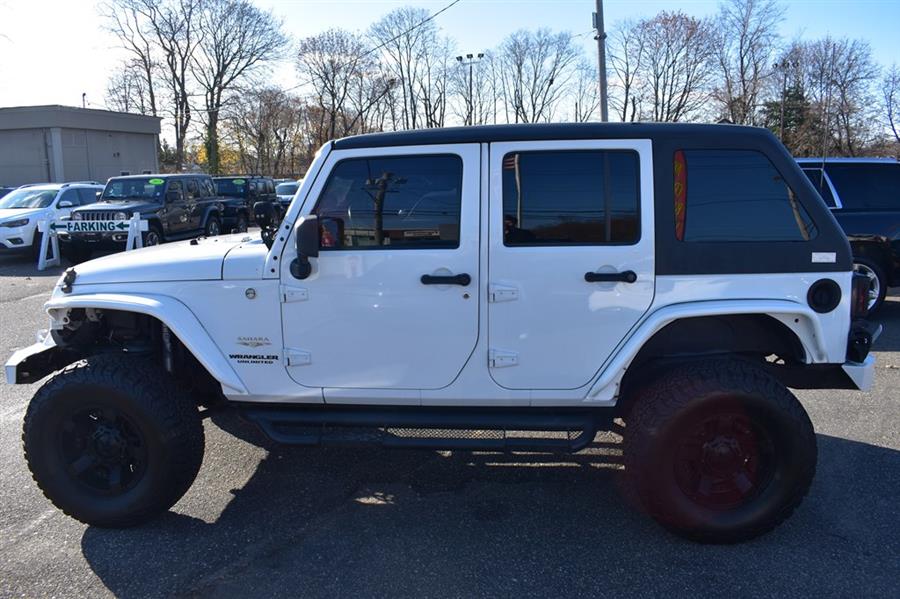 2014 Jeep Wrangler Unlimited Sahara photo 4