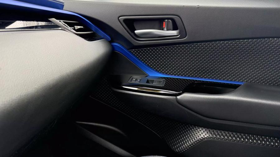 2022 Toyota C-hr XLE Sport Utility 4D, available for sale in Linden, New Jersey | Route 27 Auto Mall. Linden, New Jersey 2022 Toyota C-hr XLE Sport Utility 4D, available for sale in Linden, New Jersey | Route 27 Auto Mall. Linden, New Jersey