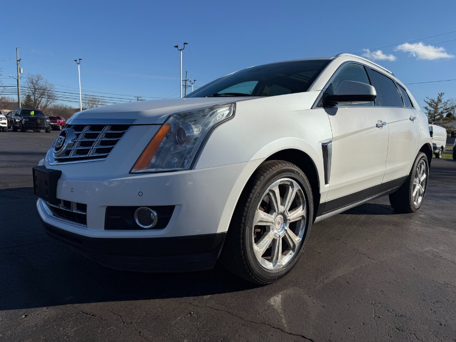 Used 2015 Cadillac SRX in Ortonville, Michigan | Marsh Auto Sales LLC. Ortonville, Michigan