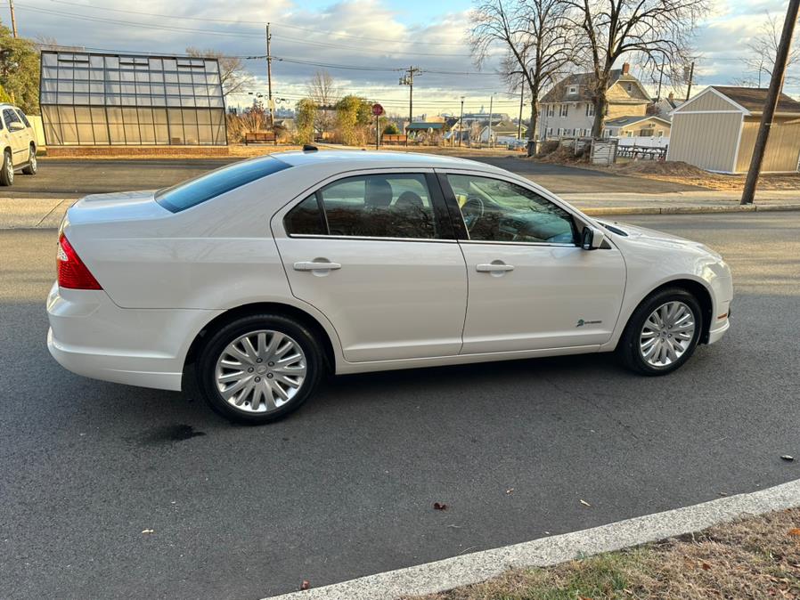 2012 Ford Fusion Hybrid photo 9