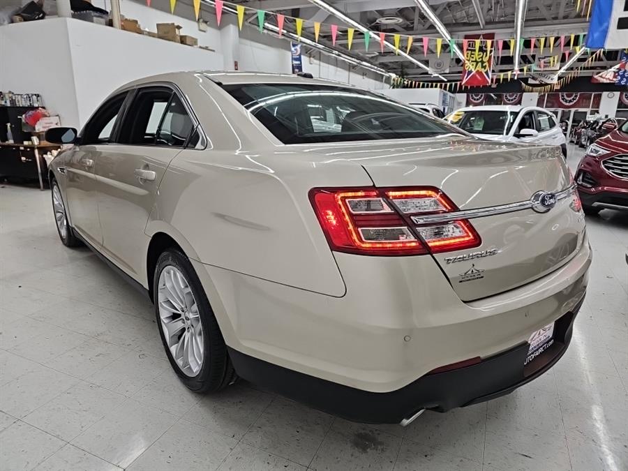 2018 Ford Taurus Limited photo 3