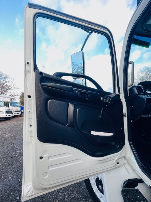 2018 HINO 268A 26 FEET DRY BOX + LIFT GATE + NO CDL, available for sale in South Amboy, New Jersey | NJ Truck Spot. South Amboy, New Jersey 2018 HINO 268A 26 FEET DRY BOX + LIFT GATE + NO CDL, available for sale in South Amboy, New Jersey | NJ Truck Spot. South Amboy, New Jersey