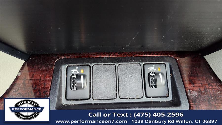 2014 Toyota Camry 4dr Sdn I4 Auto XLE, available for sale in Wilton, Connecticut | Performance Motor Cars Of Connecticut LLC. Wilton, Connecticut 2014 Toyota Camry 4dr Sdn I4 Auto XLE, available for sale in Wilton, Connecticut | Performance Motor Cars Of Connecticut LLC. Wilton, Connecticut