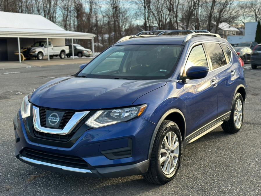 2017 Nissan Rogue SV photo 1