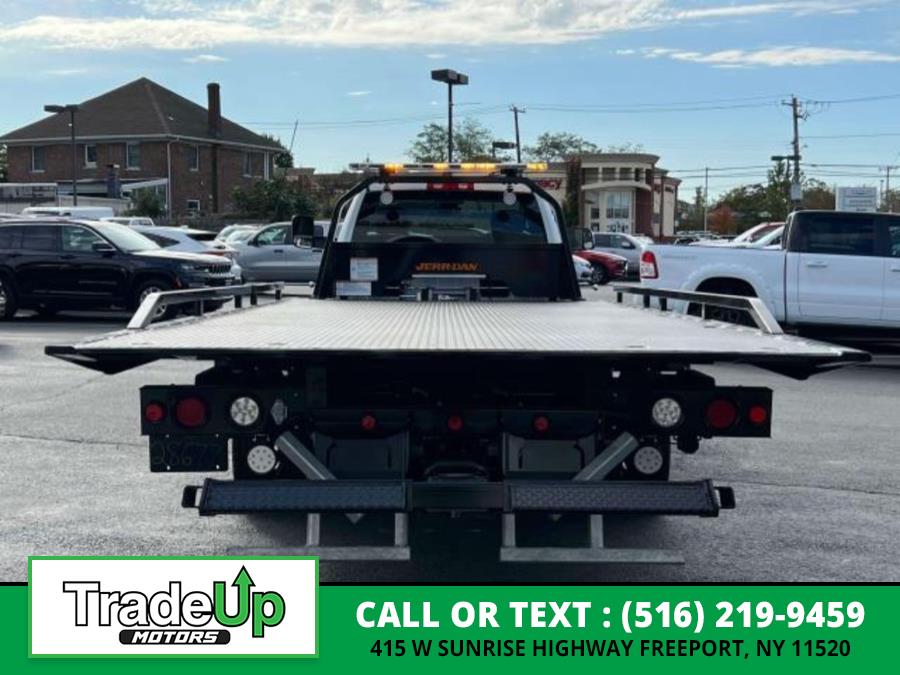 2023 RAM Ram 5500 Chassis Cab null photo 21